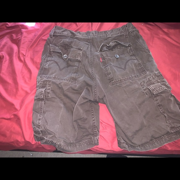 Men’s Levi’s Cargo Shorts Brown Green 33 GUC - Picture 6 of 6